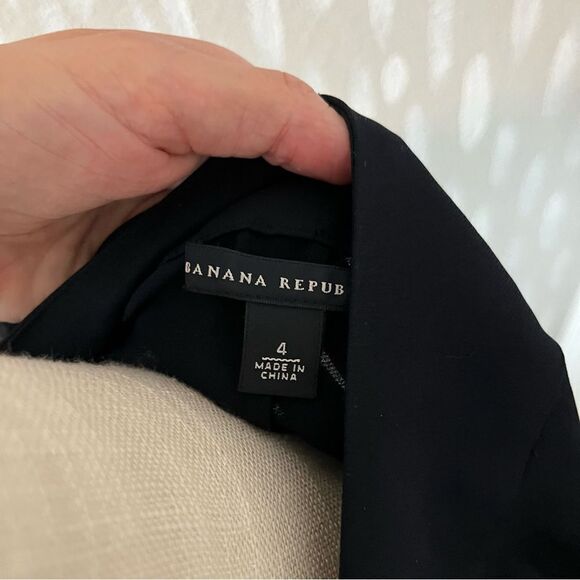 Banana Republic Navy Beaded Embellished Sleeveless Top Size 4 - Picture 4 of 4